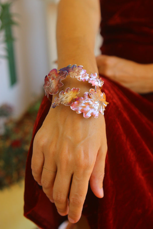 Pulseira com folhas de carvalho