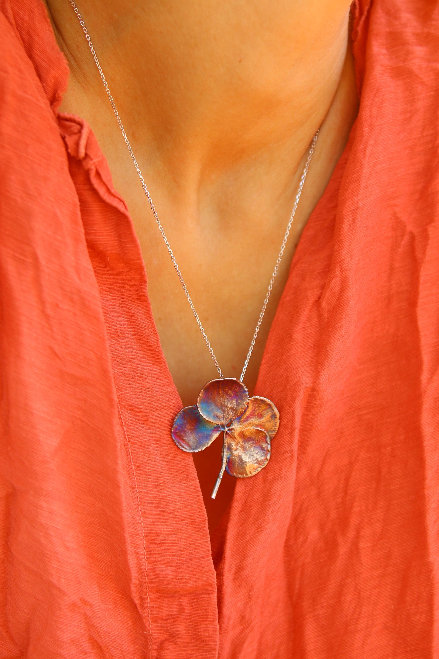 Pendente com folha de trevo de quatro folhas