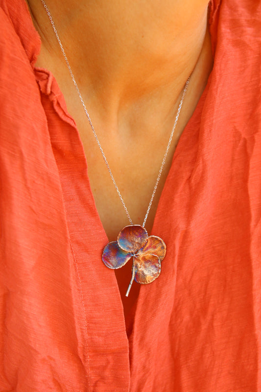 Pendente com folha de trevo de quatro folhas