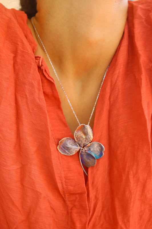 Pendente com folha de trevo de quatro folhas