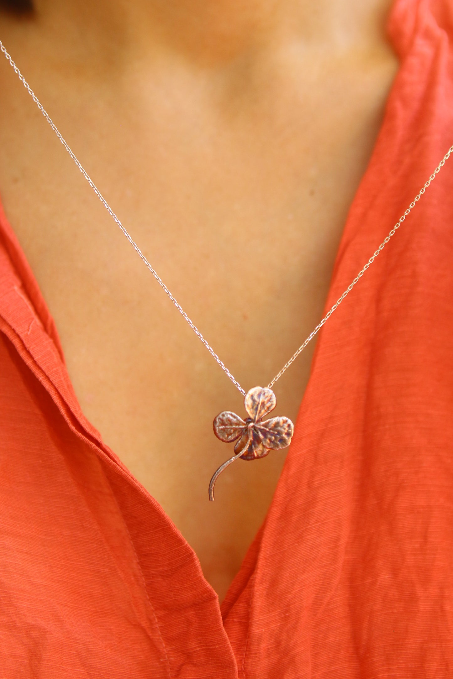 Pendente com folha de trevo de quatro folhas