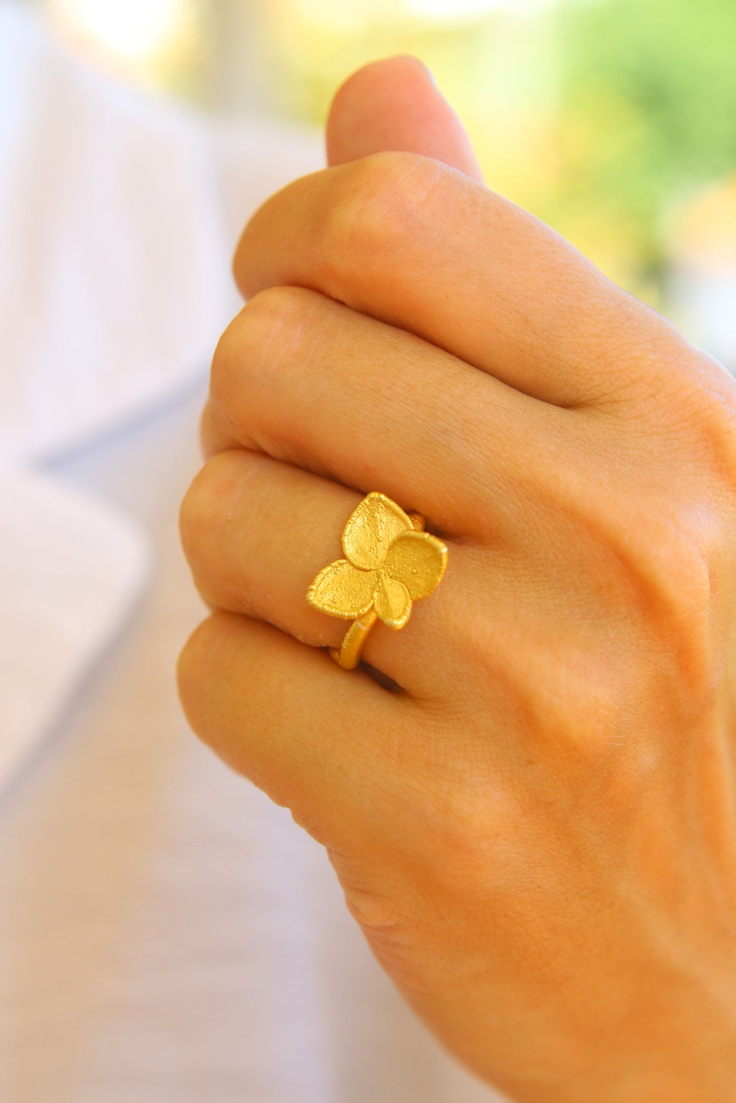 Anel com flor de hortensia