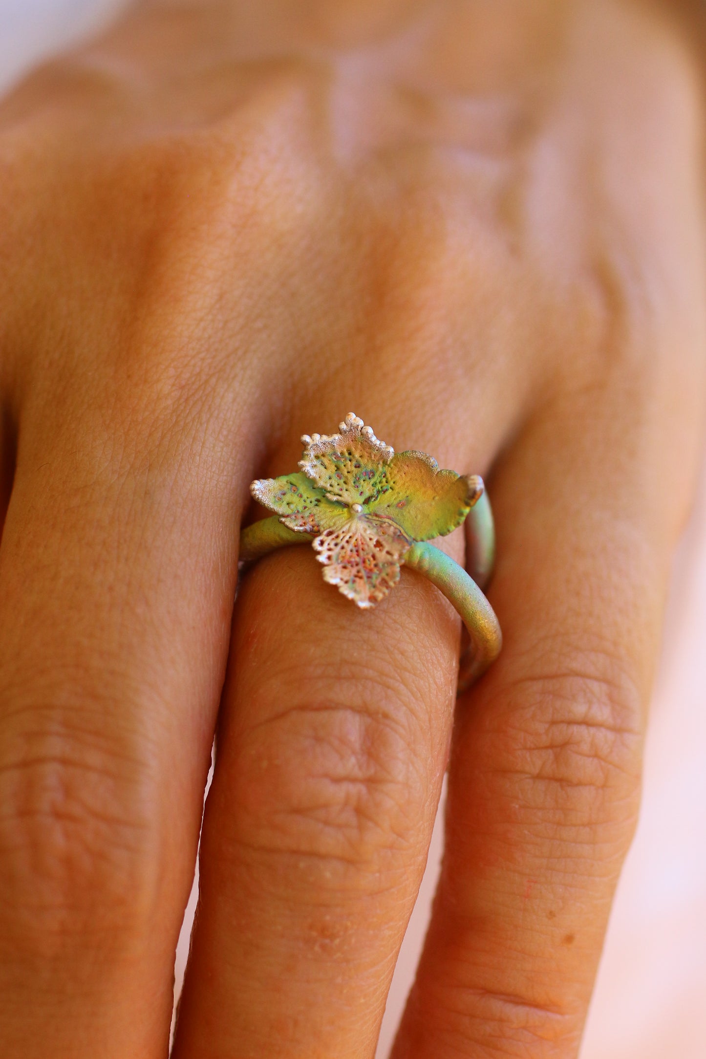 Anel com flor de hortensia