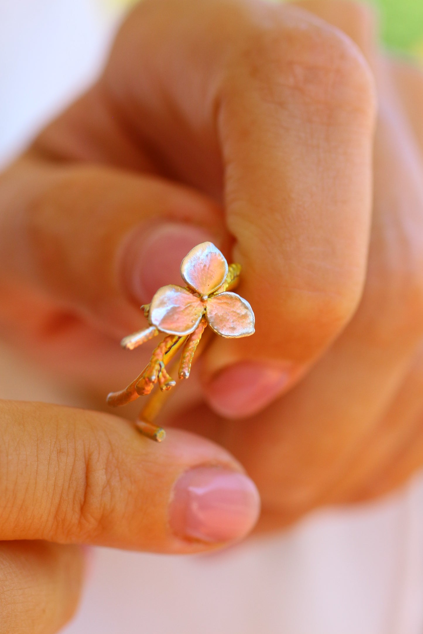 Anel com flor de hortensia