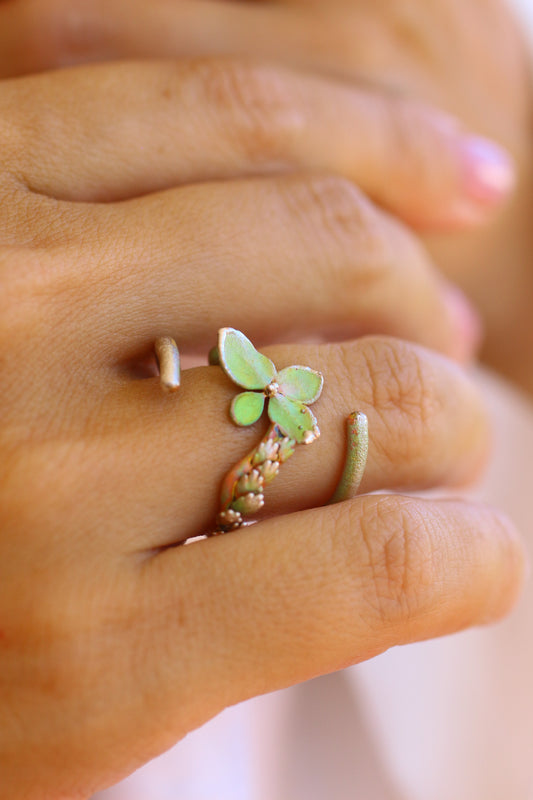 Anel com flor de hortensia