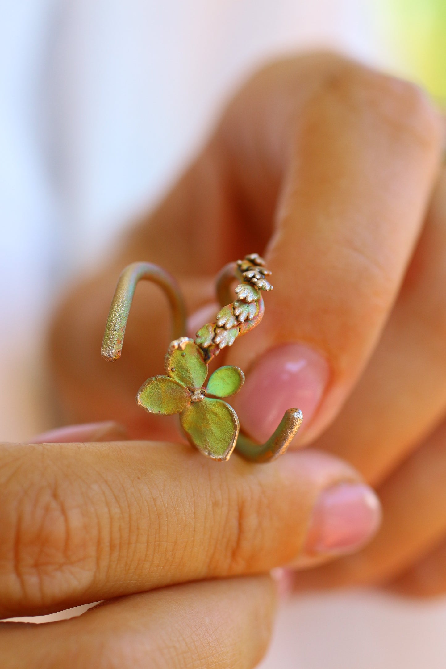 Anel com flor de hortensia