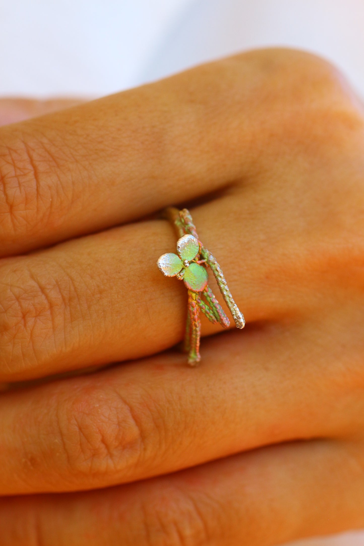 Anel com flor de hortensia