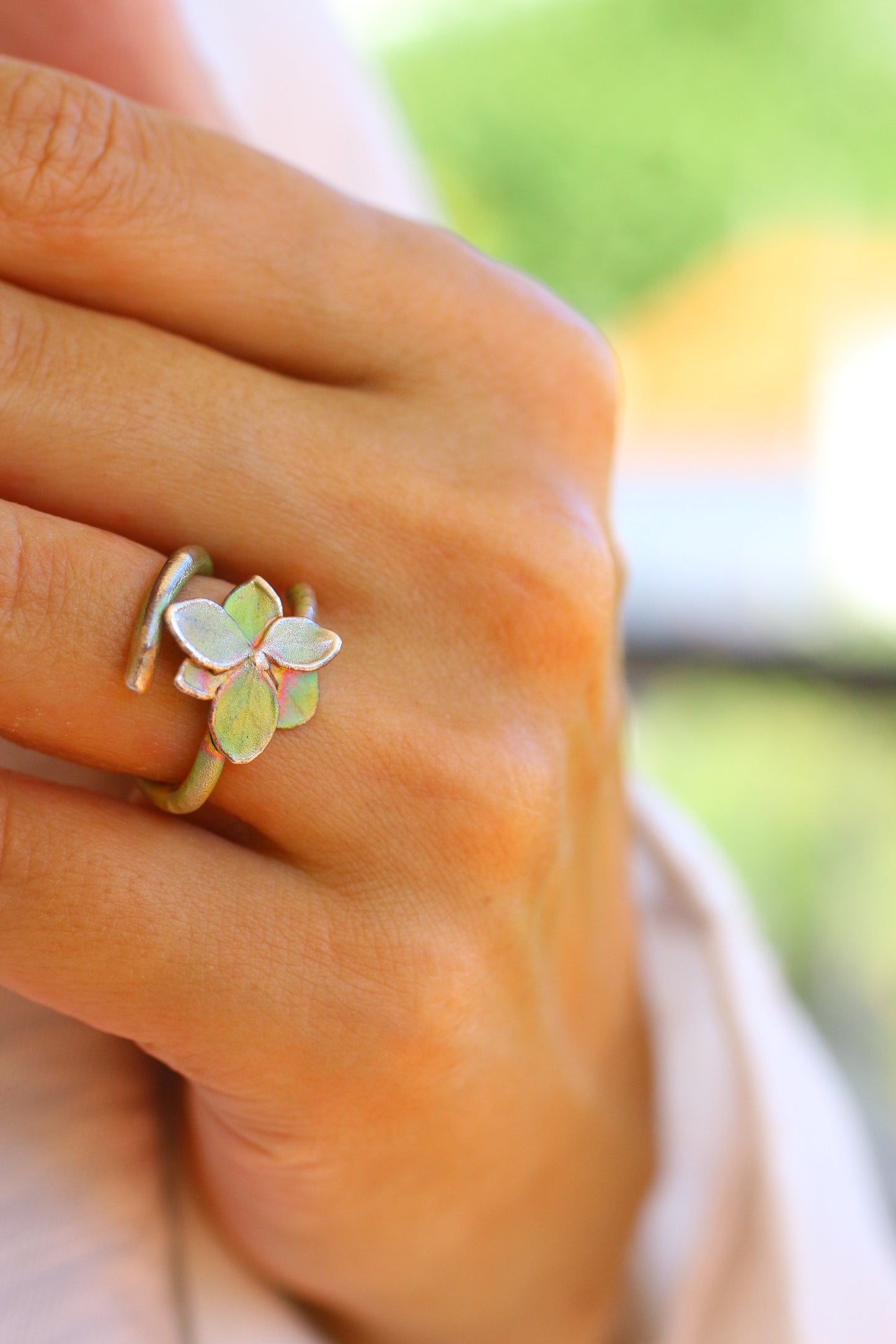 Anel com flor de hortensia