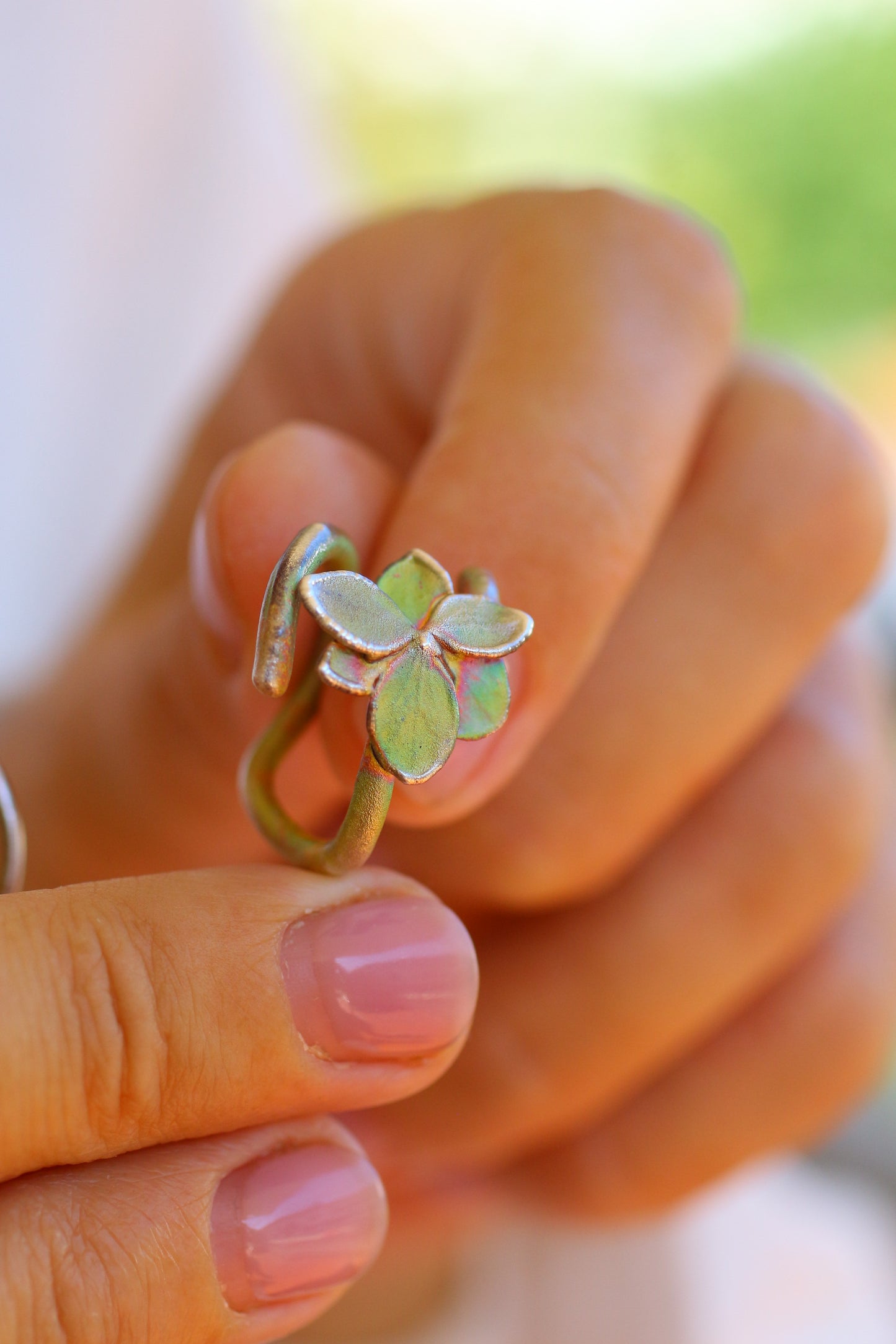 Anel com flor de hortensia