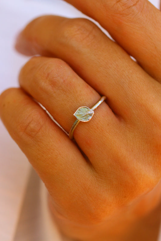 Anel com petala de hortensia