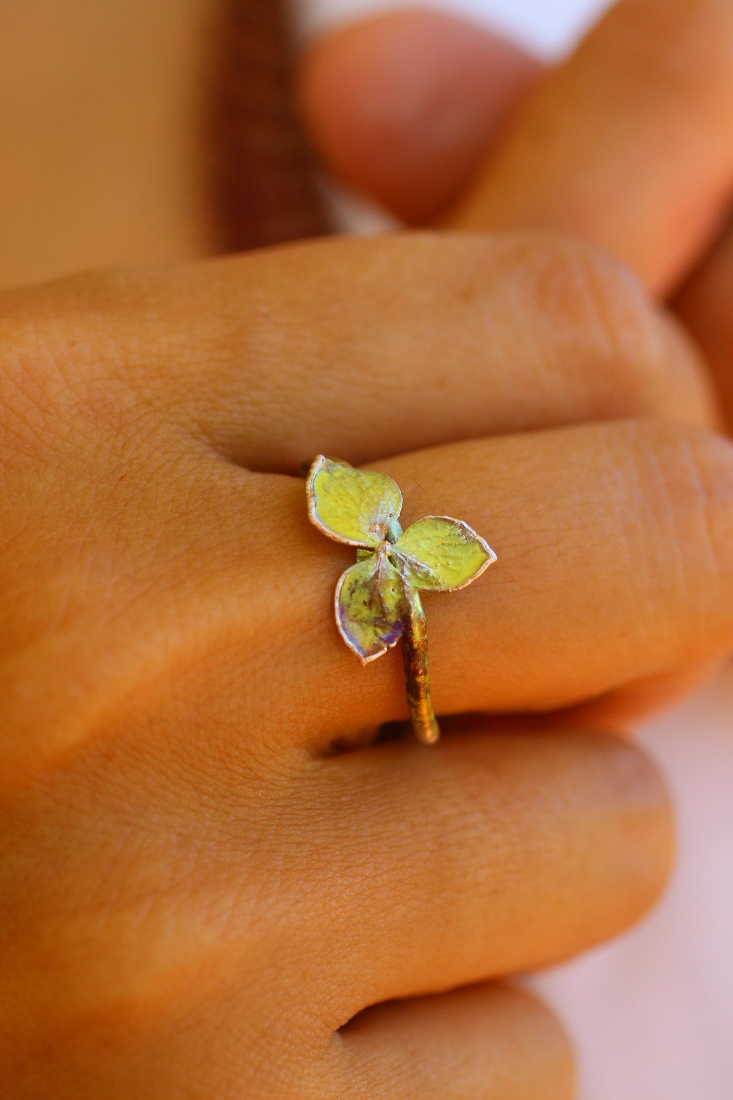Anel com flor de hortensia