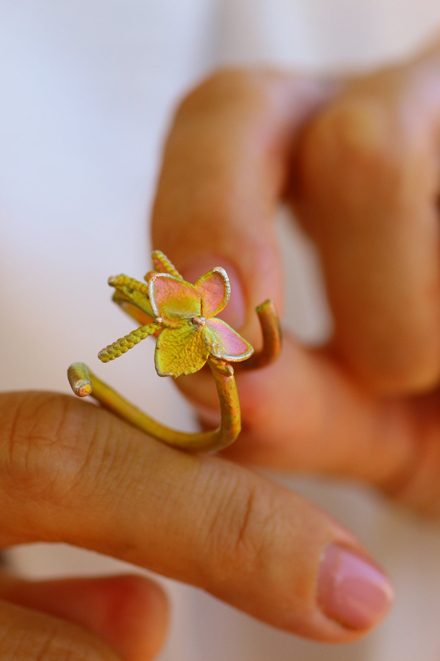 Anel com flor de hortensia