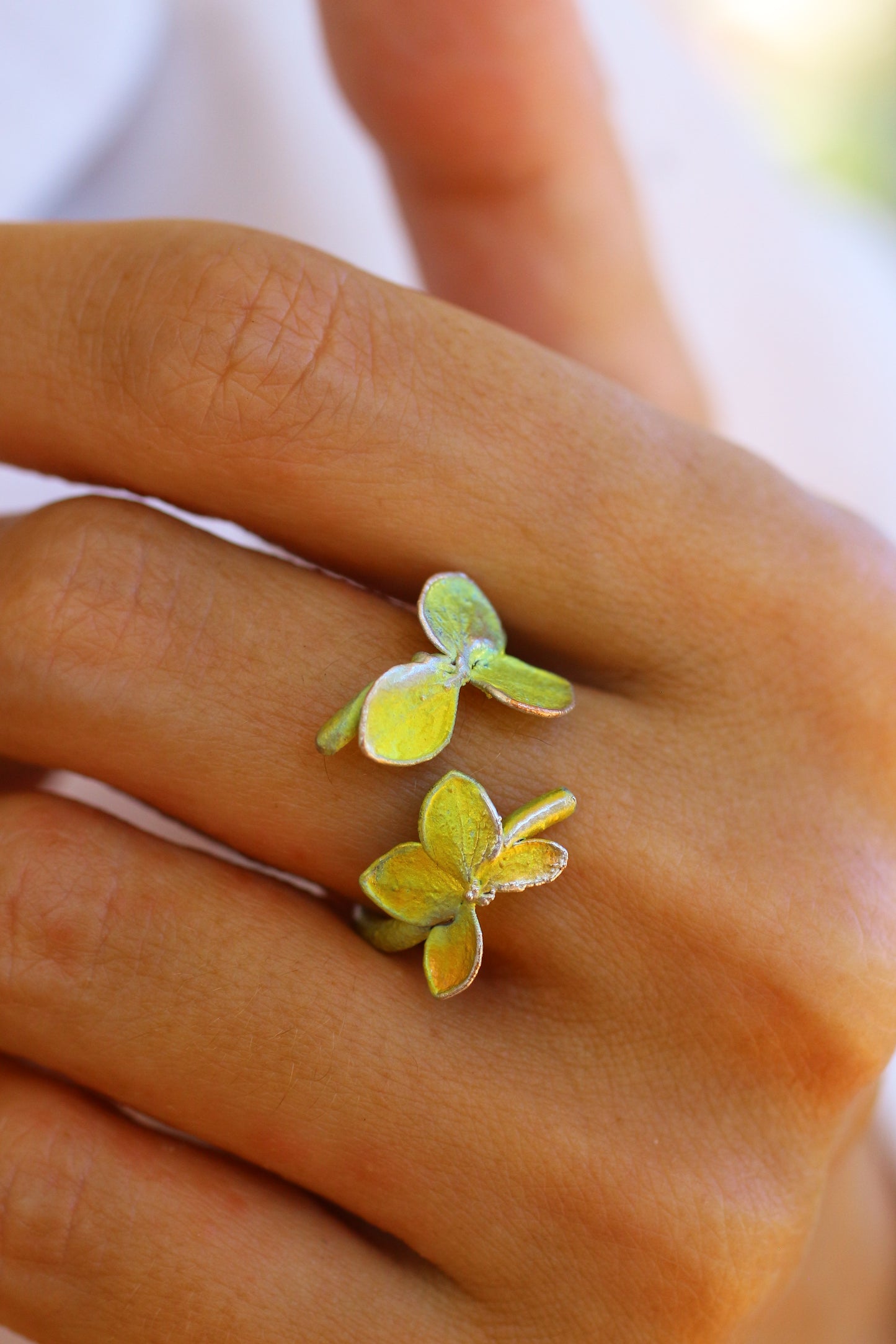 Anel com flor de hortensia