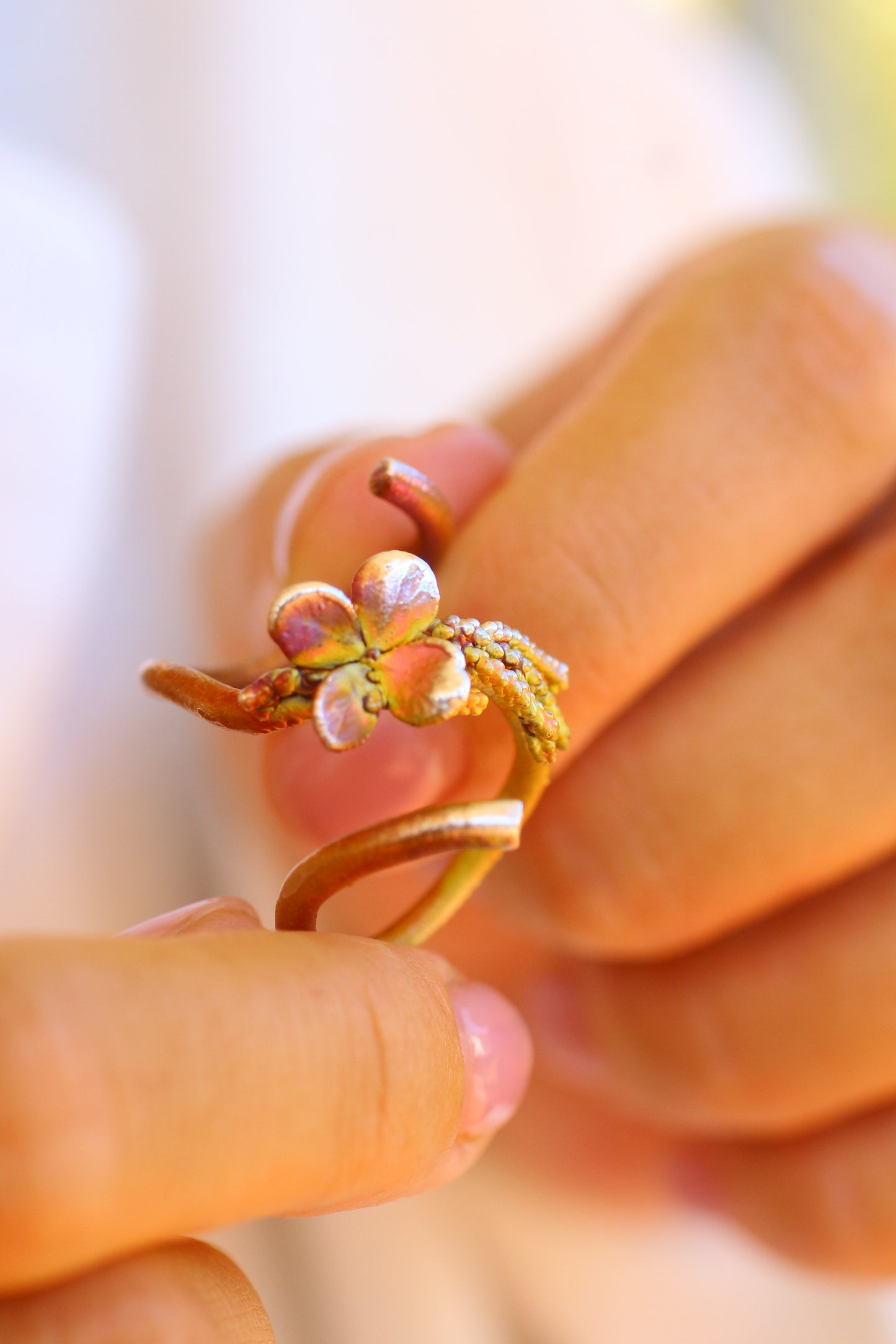 Anel com flor de hortensia