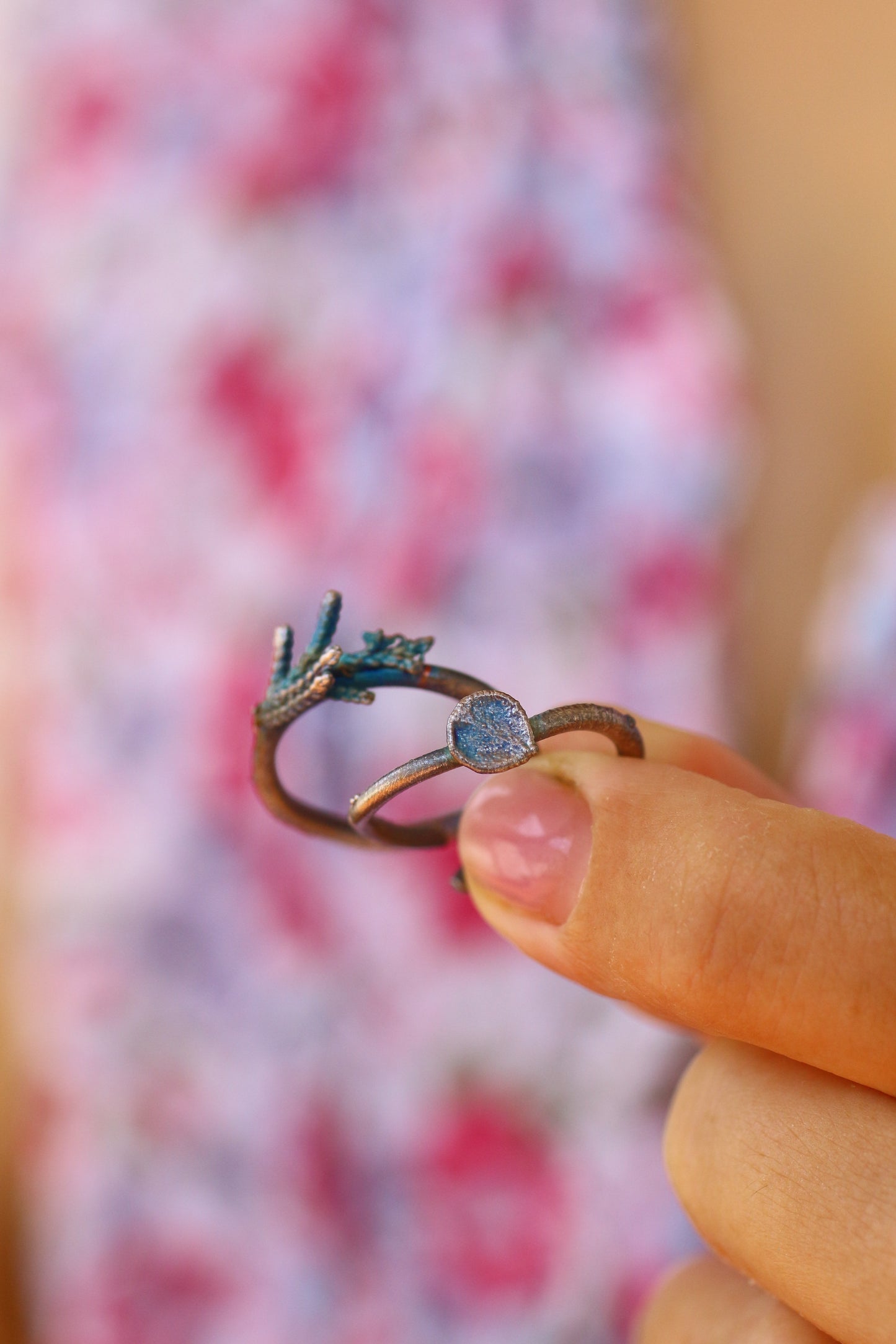 Dois anéis florais com hortensia e tuia