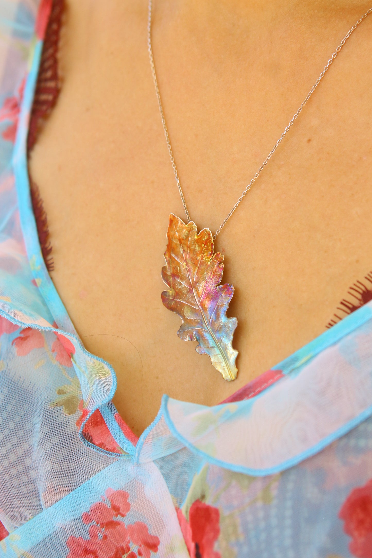 Pendente com folha de carvalho