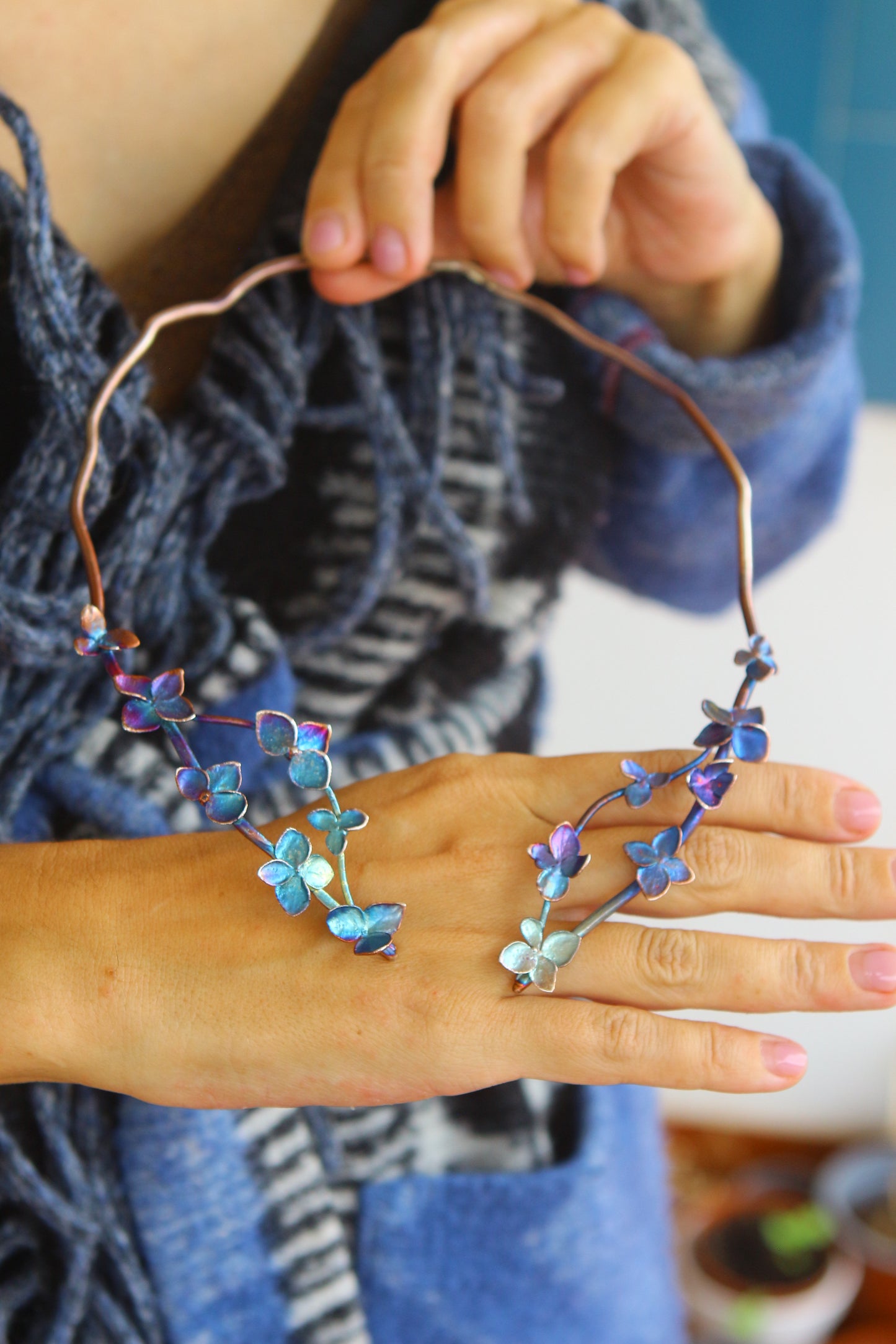 Colar com flores de hortensia