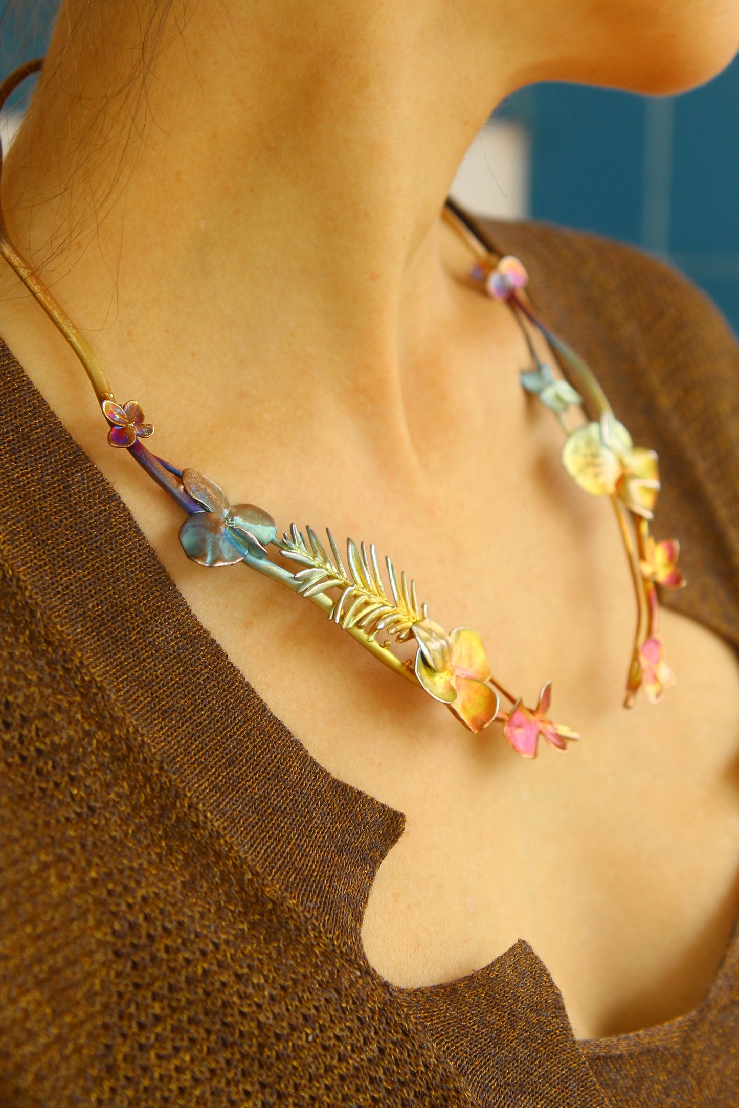 Colar com flores de hortensia