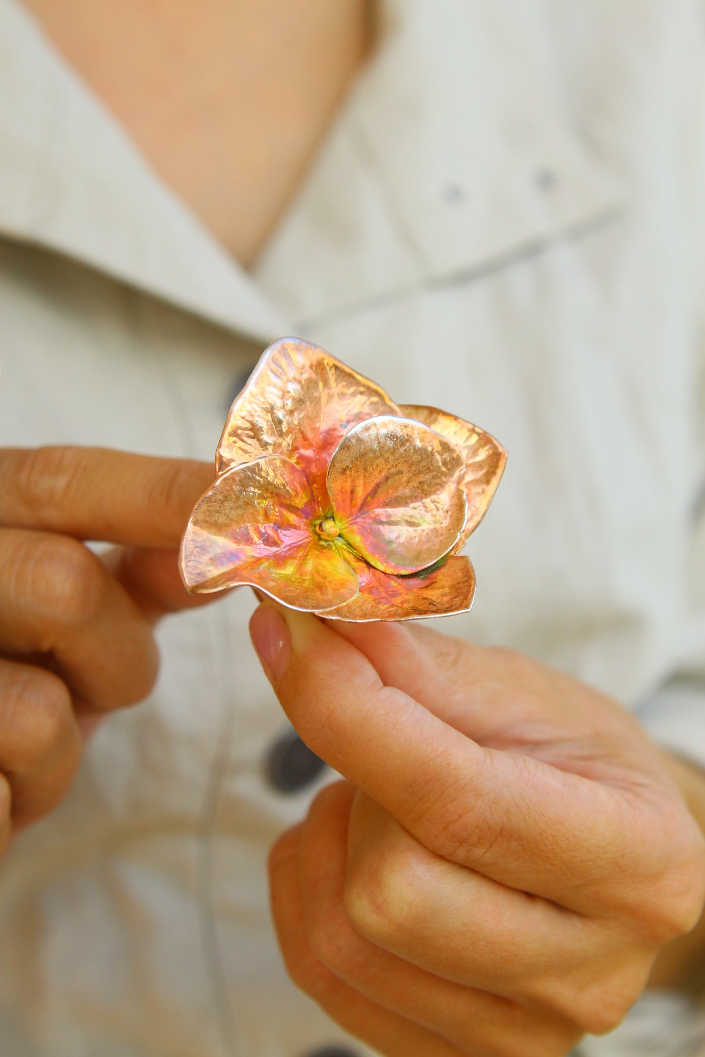 Anel com flor de hortensia