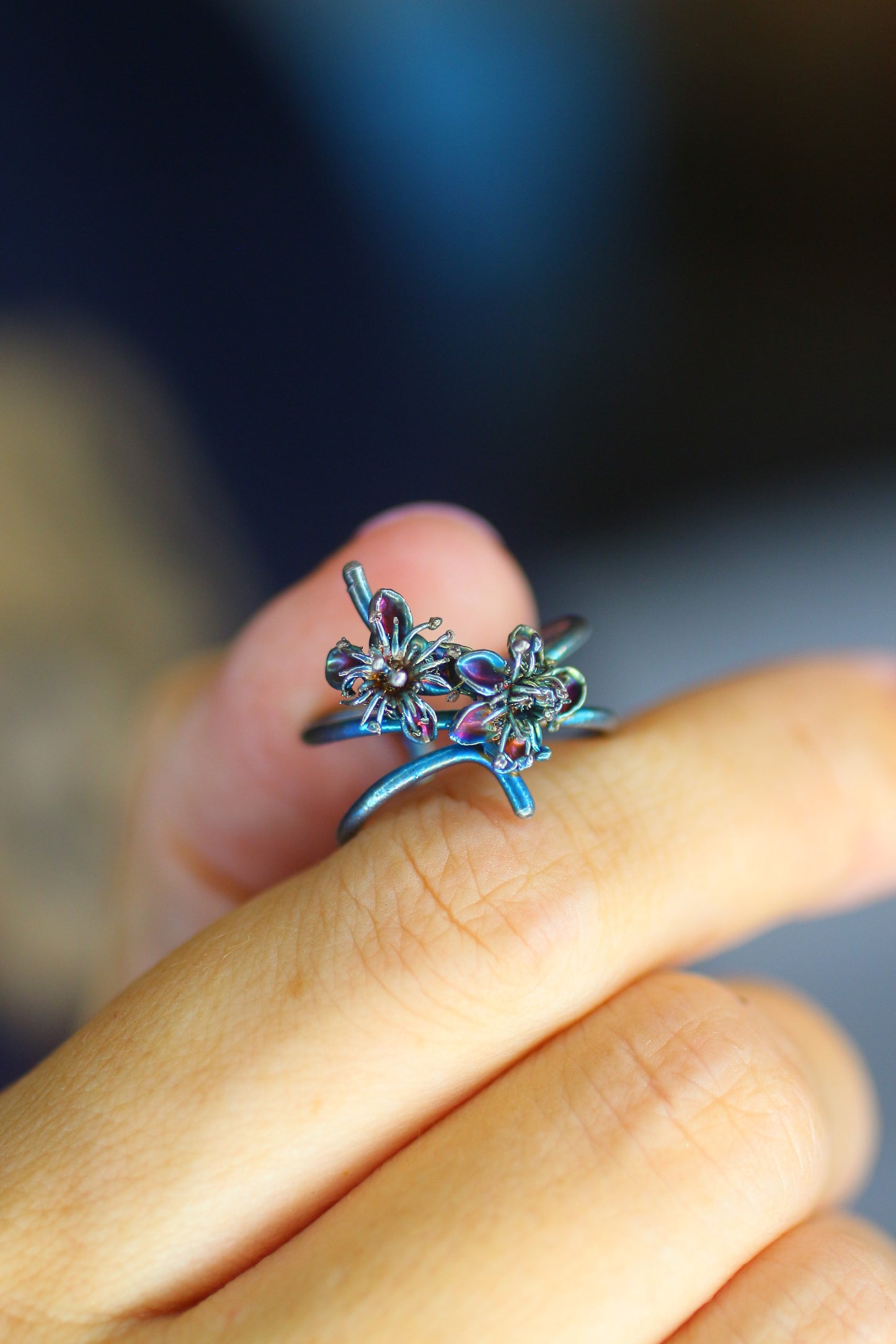 Ear cuff com flores da primavera