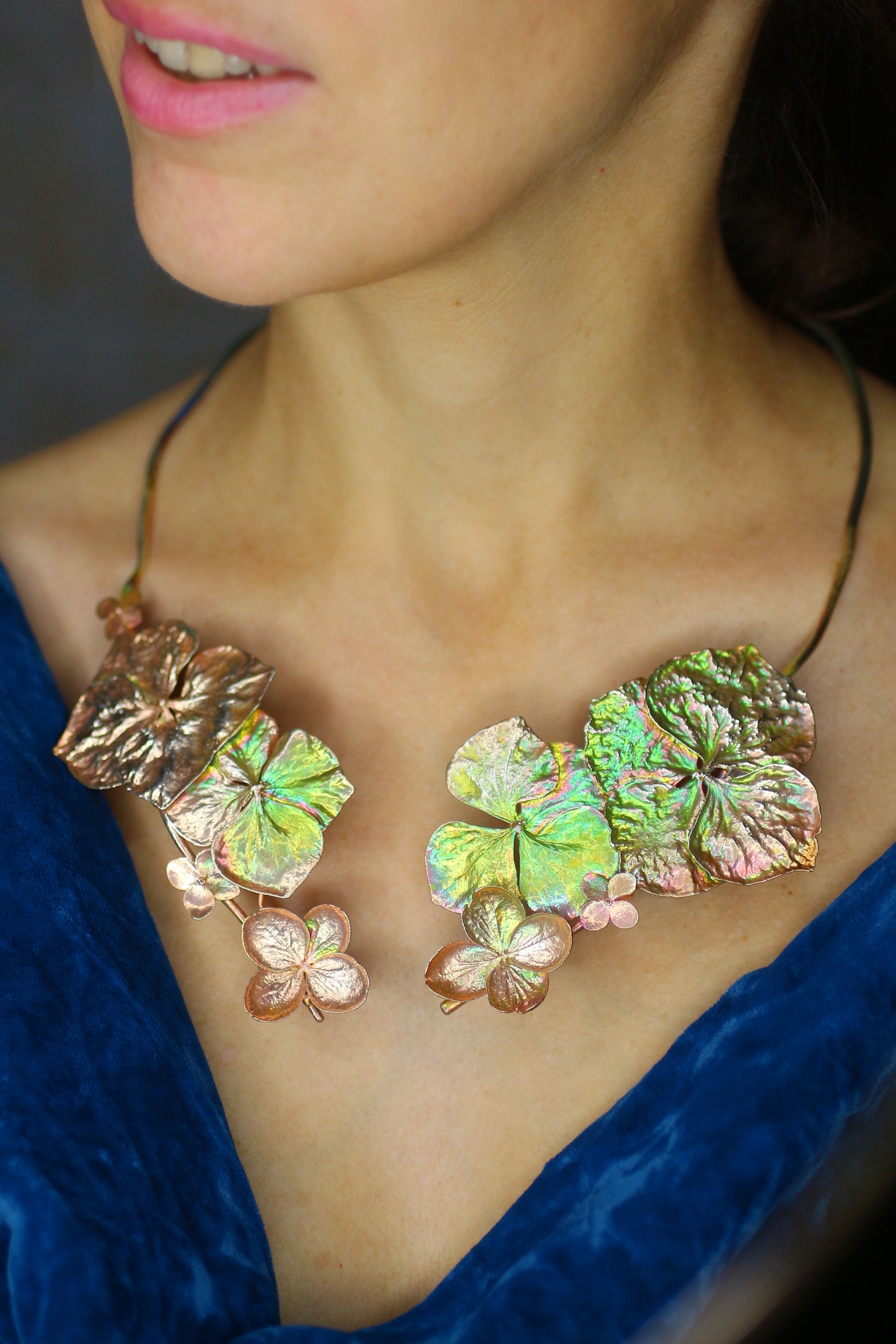 Colar com flores de hortensia