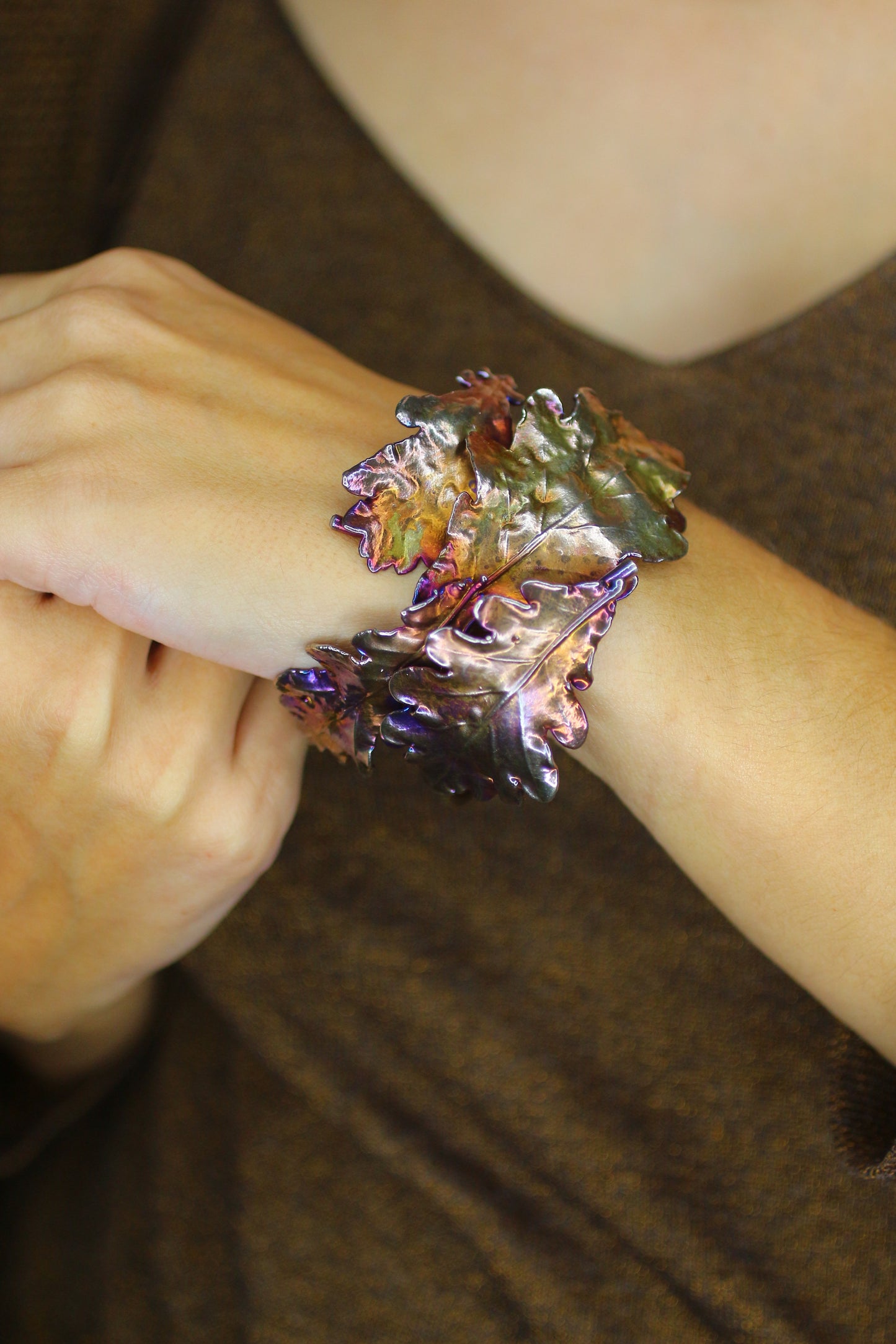 Pulseira com folhas de carvalho