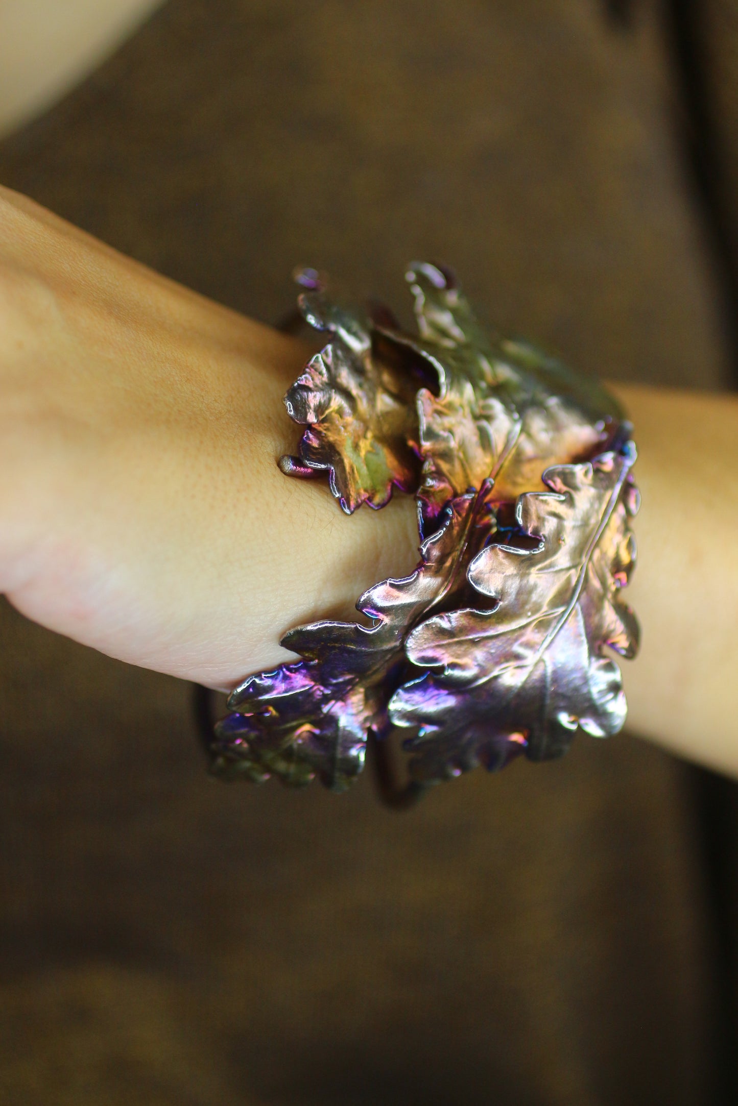 Pulseira com folhas de carvalho