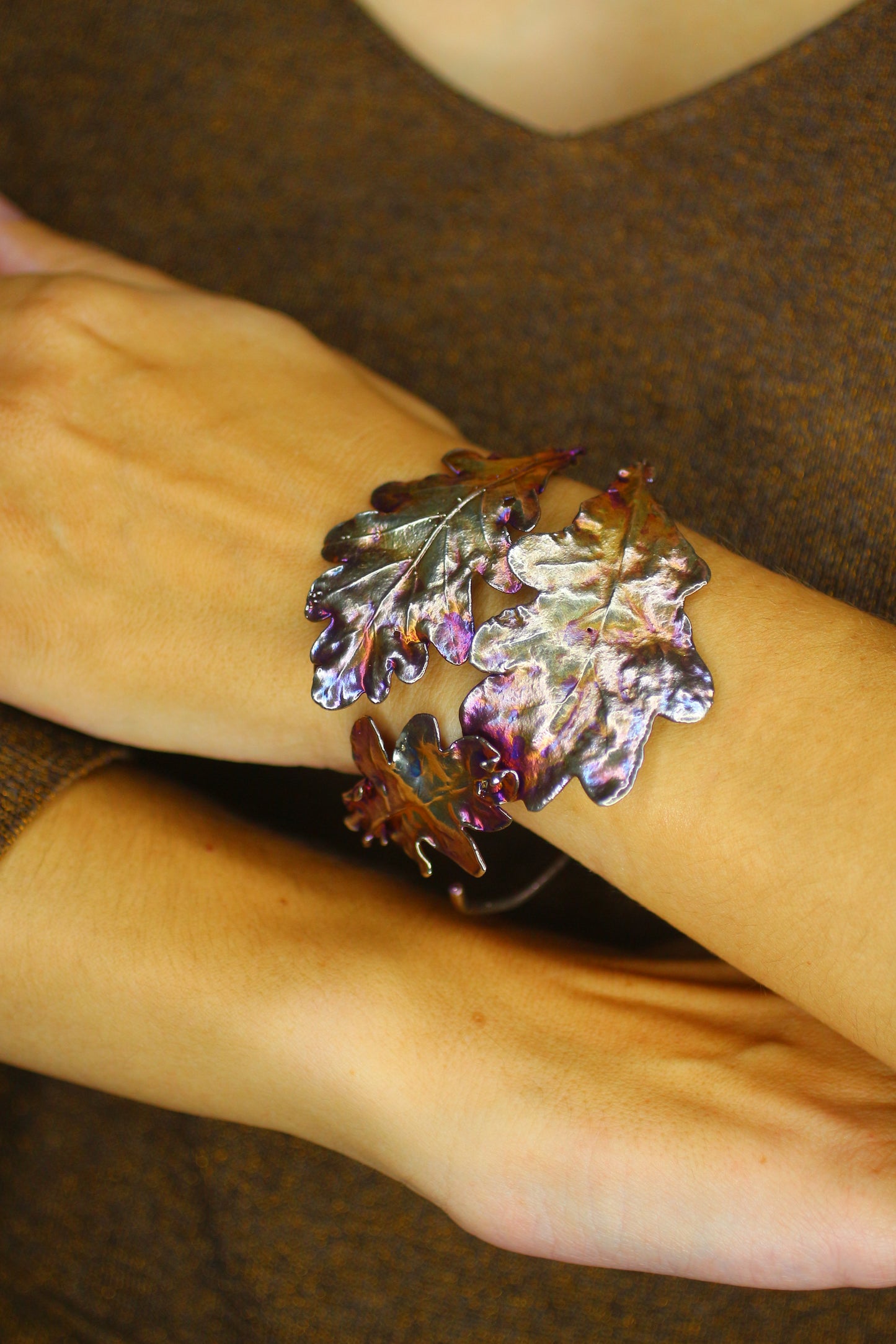 Pulseira com folhas de carvalho