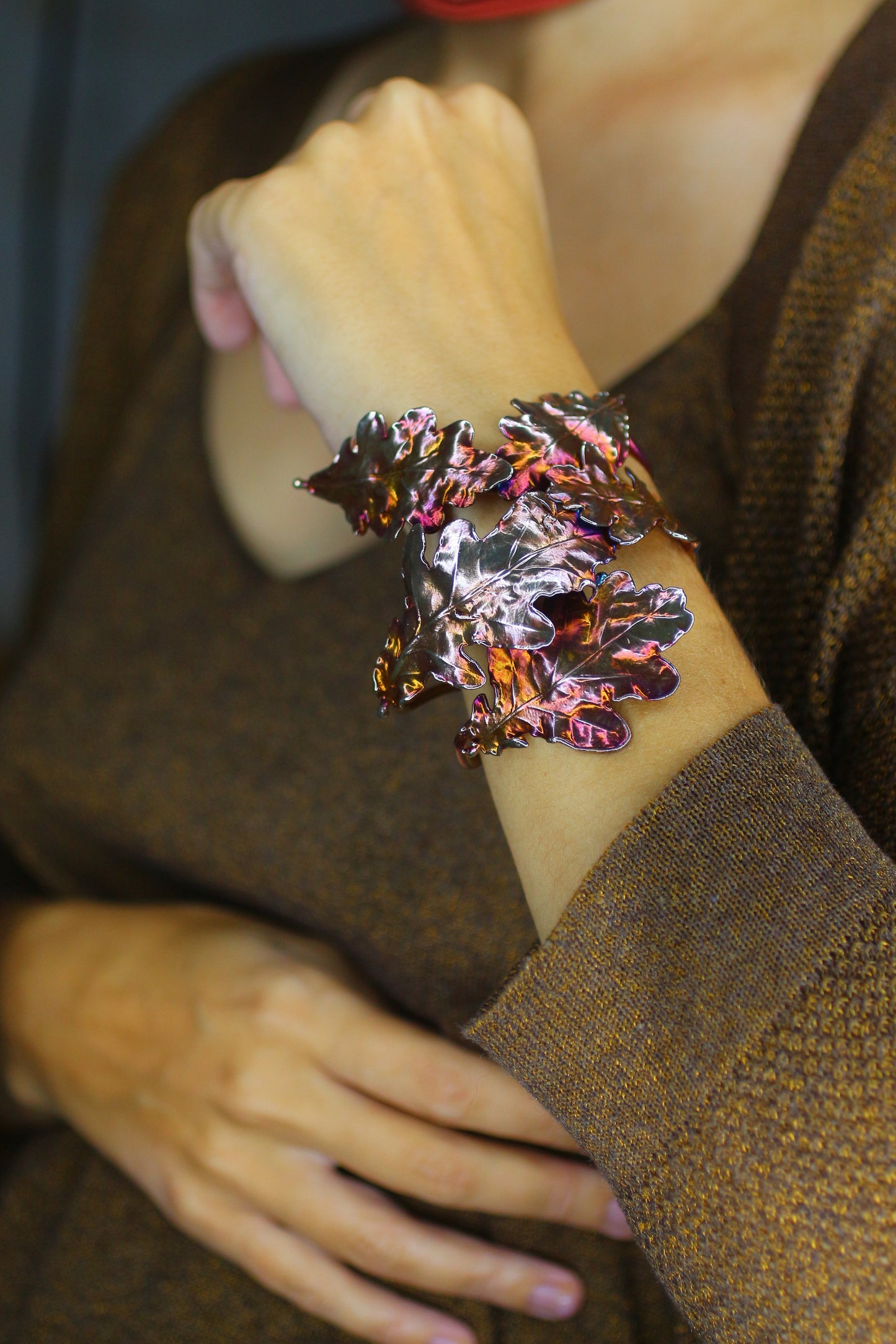 Pulseira com folhas de carvalho