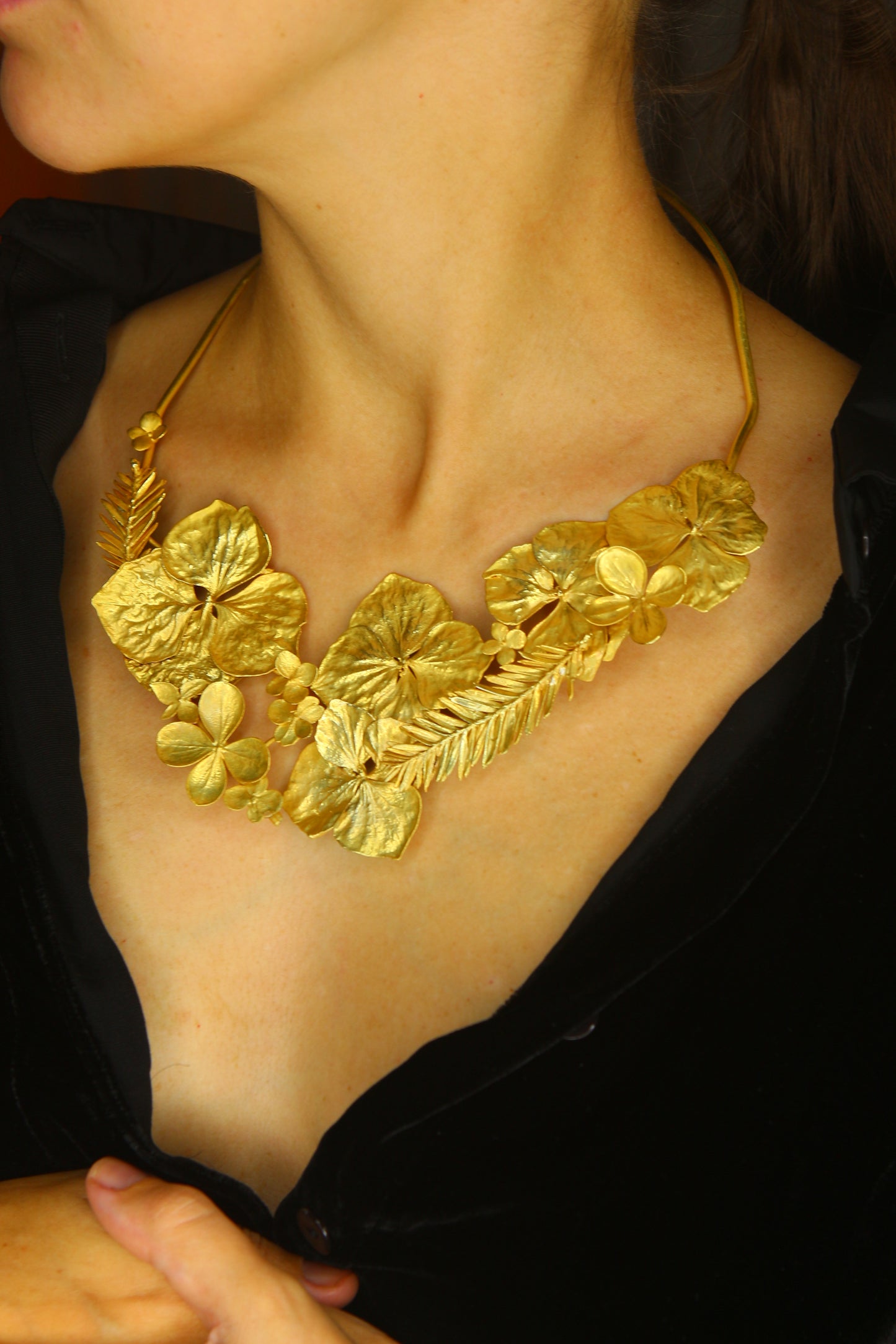 Colar com flores de hortensia