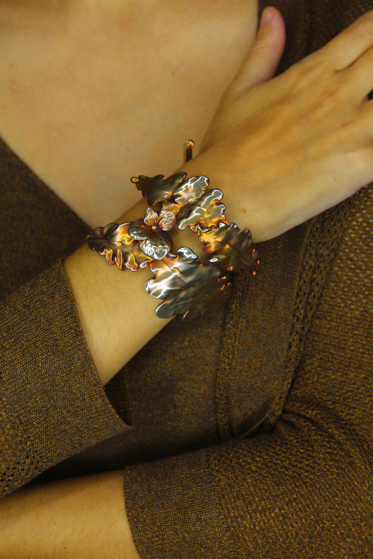 Pulseira com folhas de carvalho