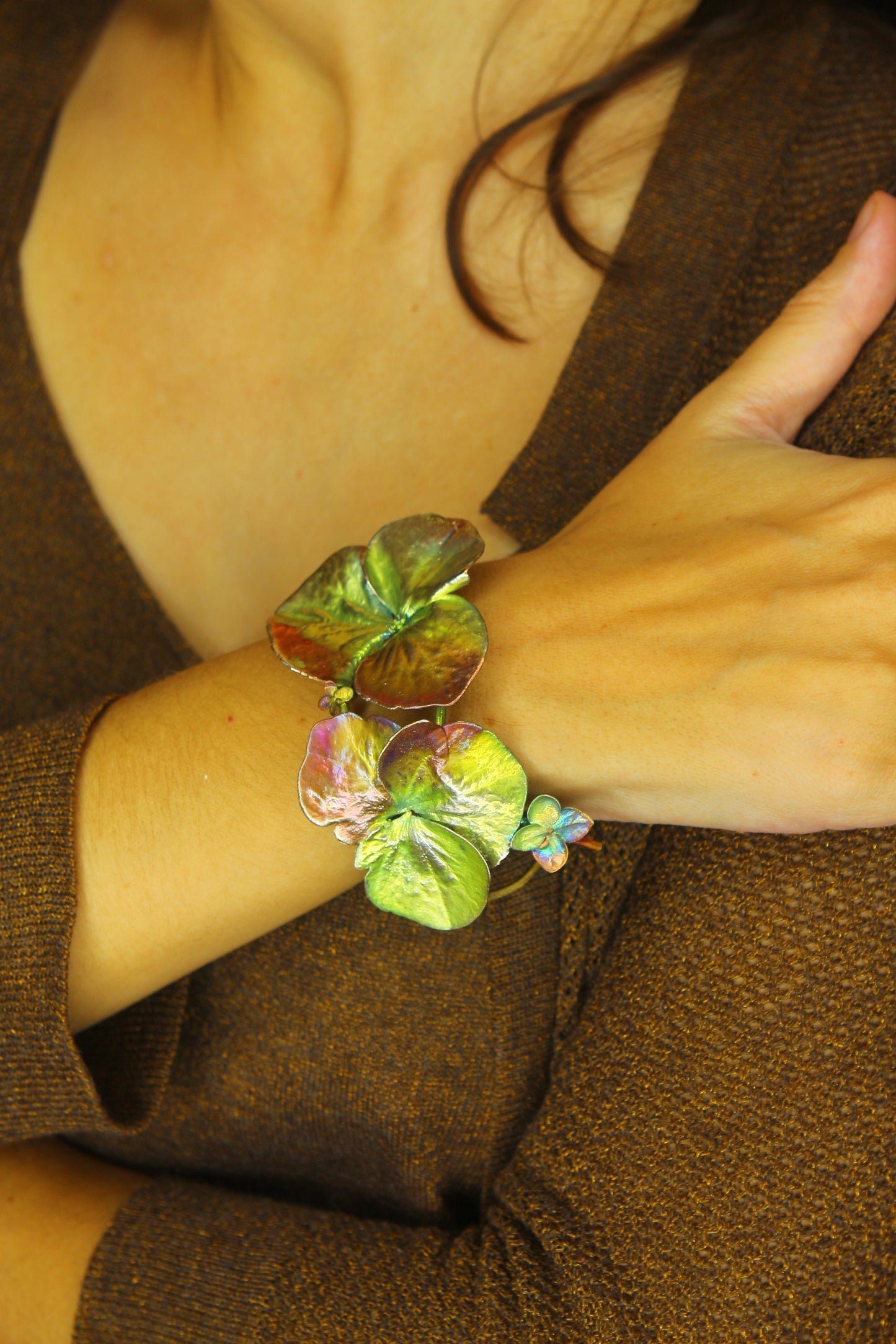 Pulseira com flores de hortensia