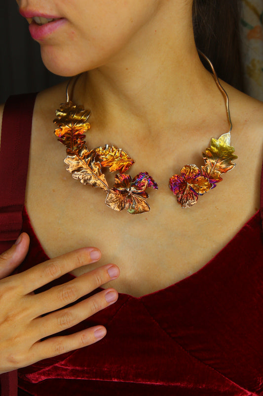 Colar com flores de hortensia