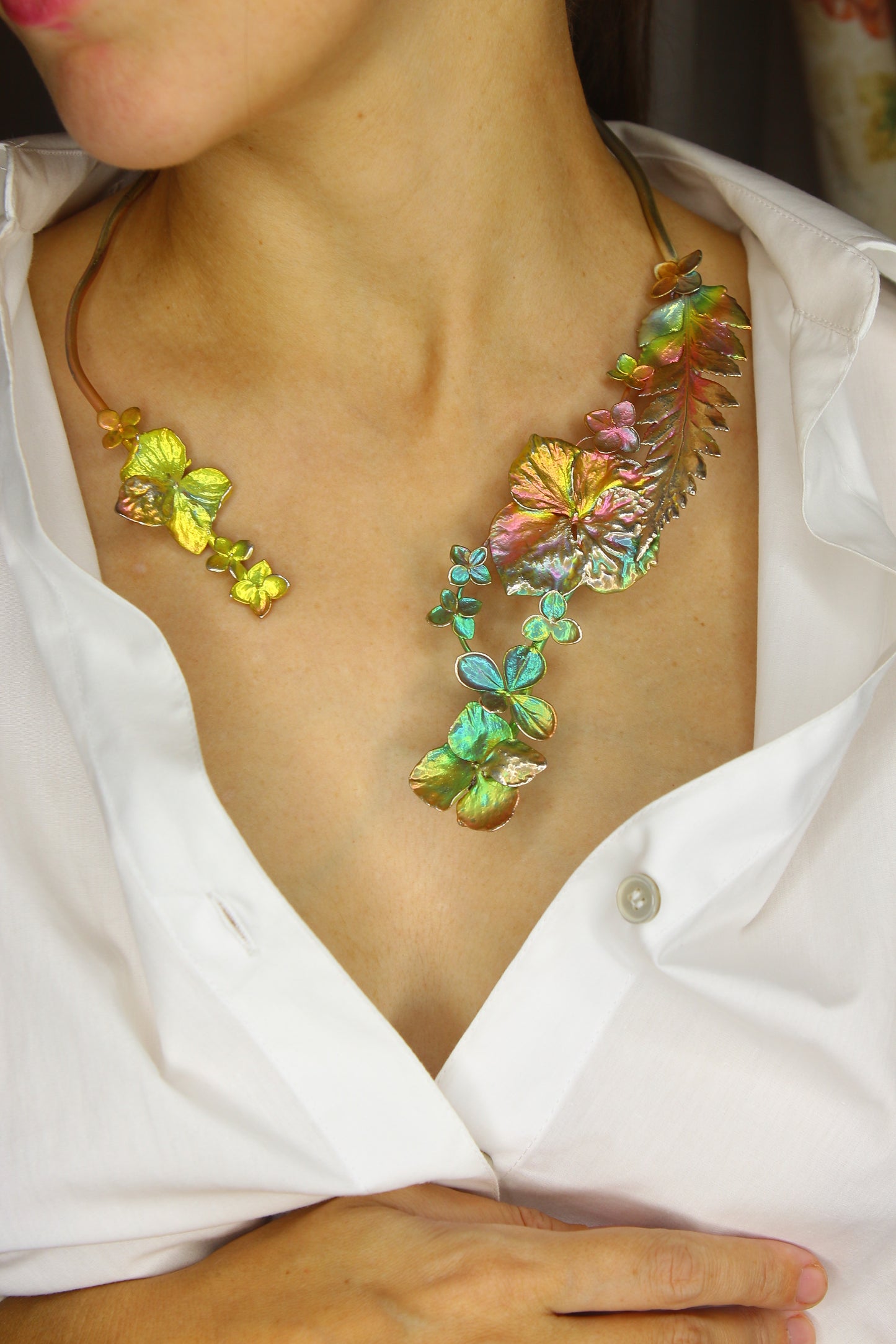 Colar com flores de hortensia
