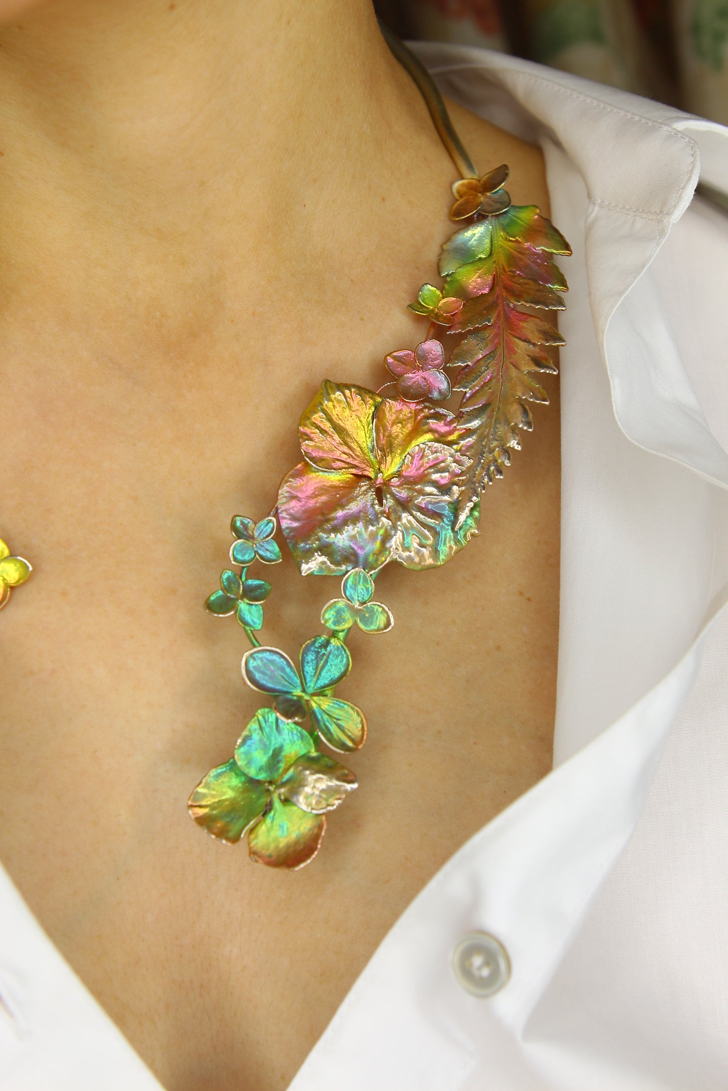 Colar com flores de hortensia