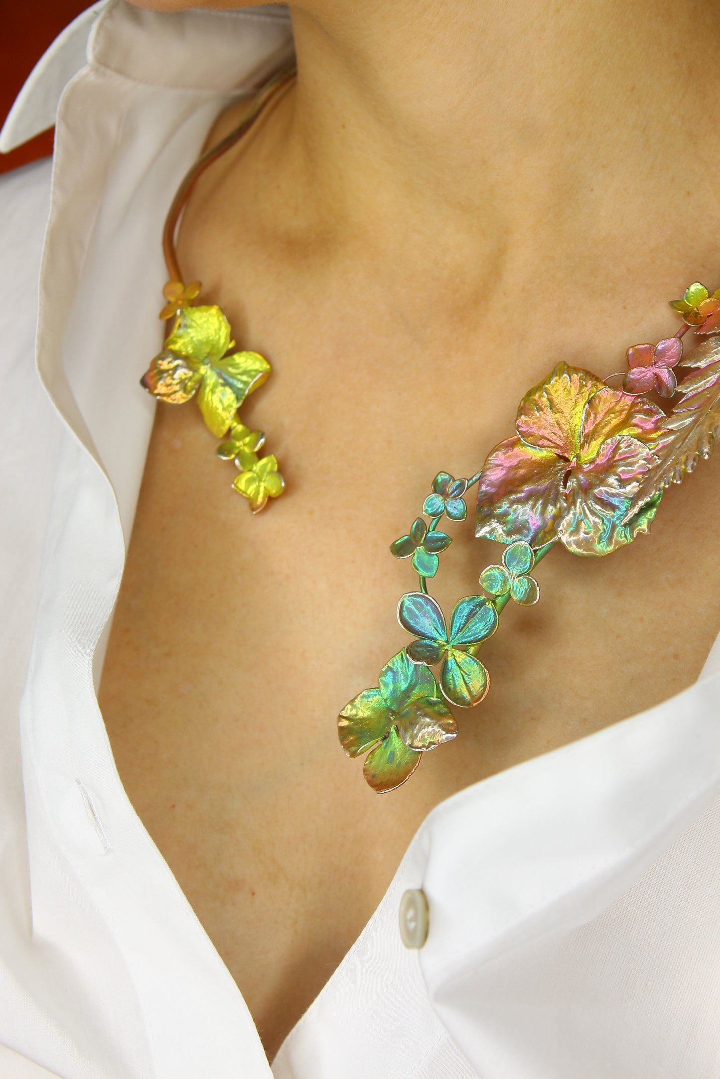 Colar com flores de hortensia