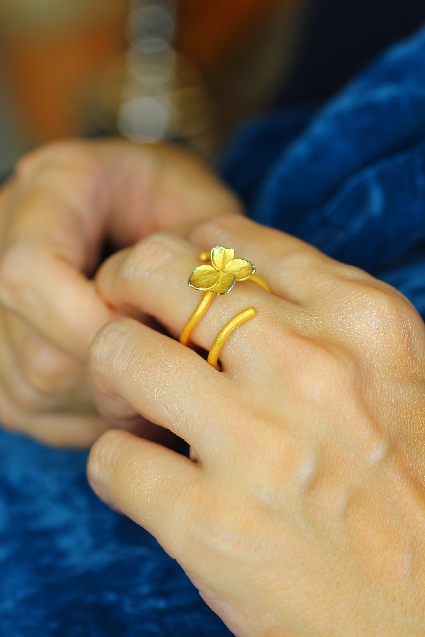 Anel com flor de hortensia