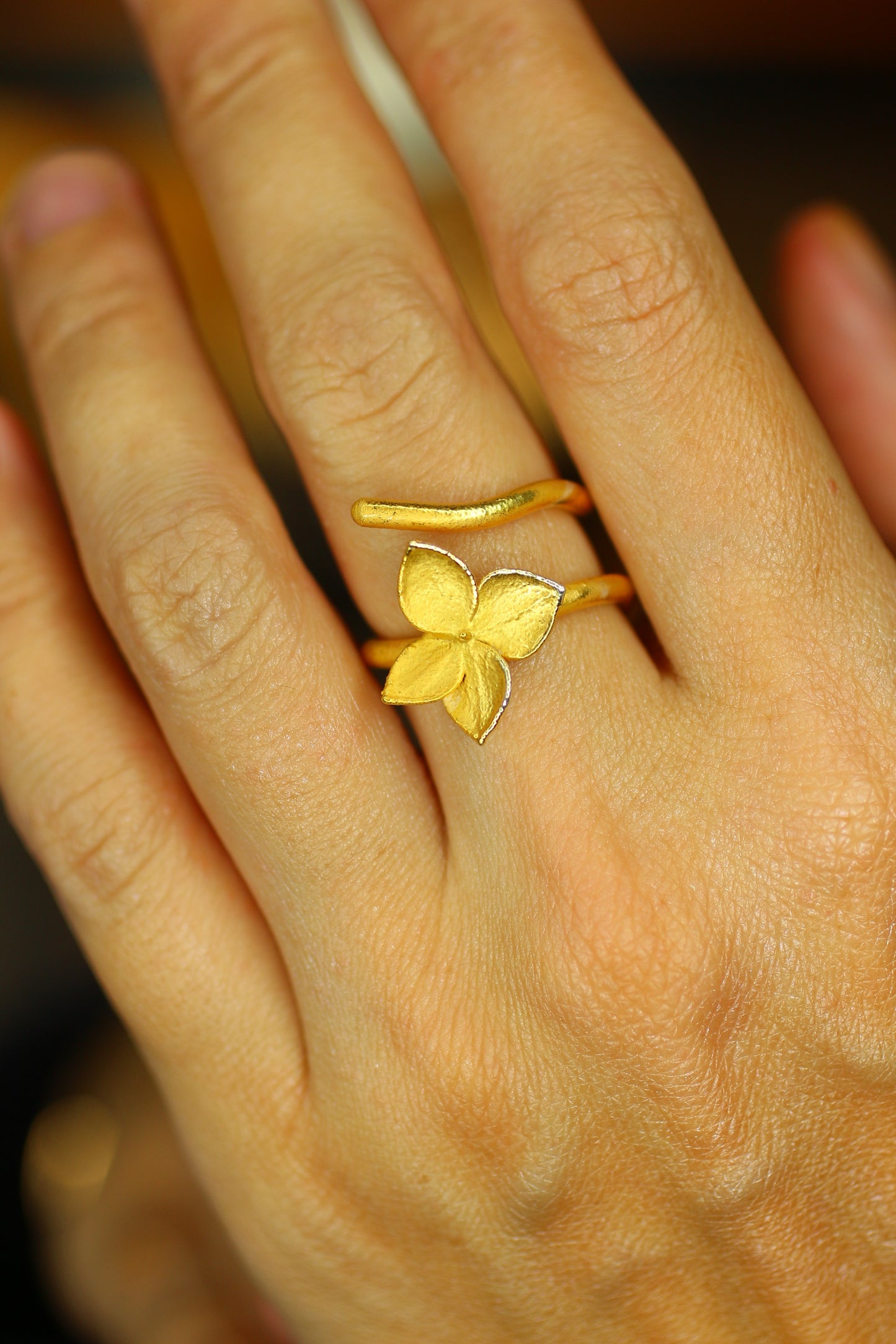 Anel com flor de hortensia