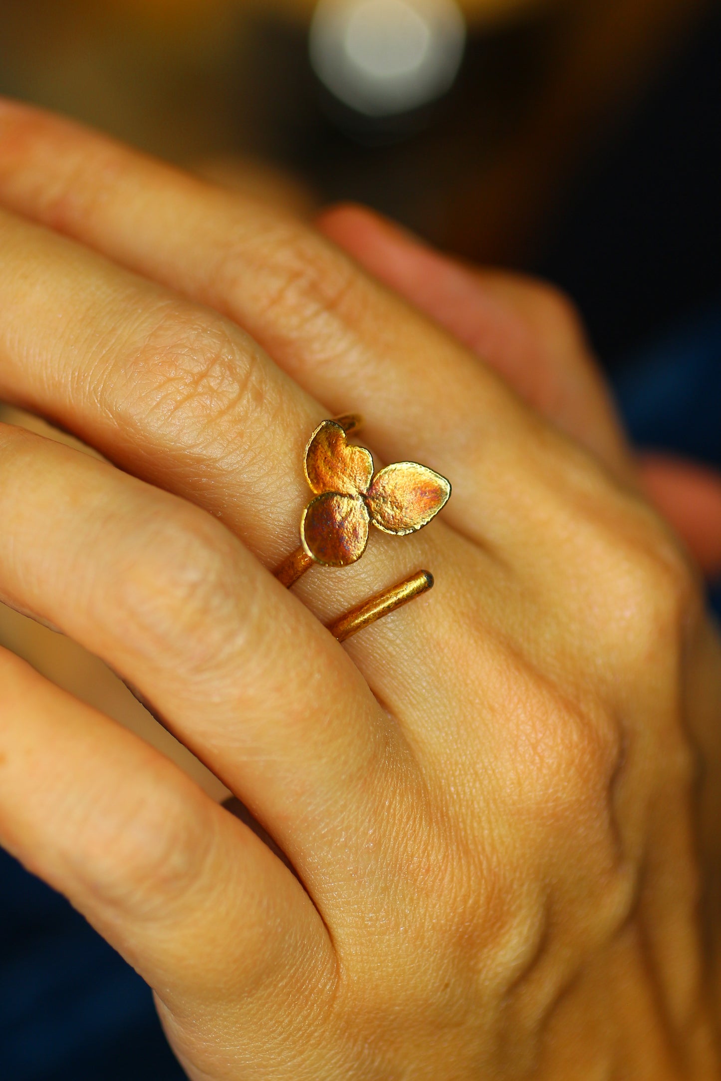 Anel com flor de hortensia