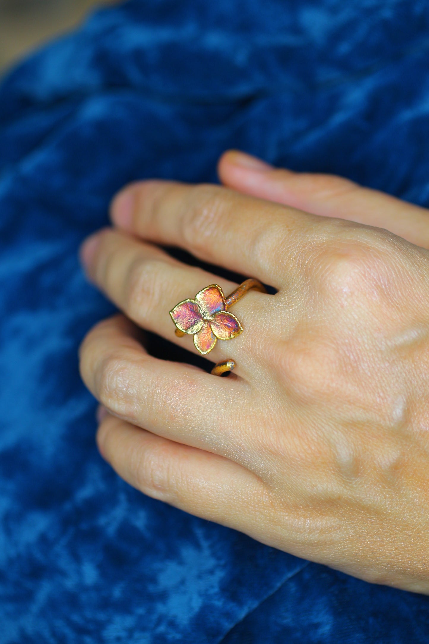 Anel com flor de hortensia