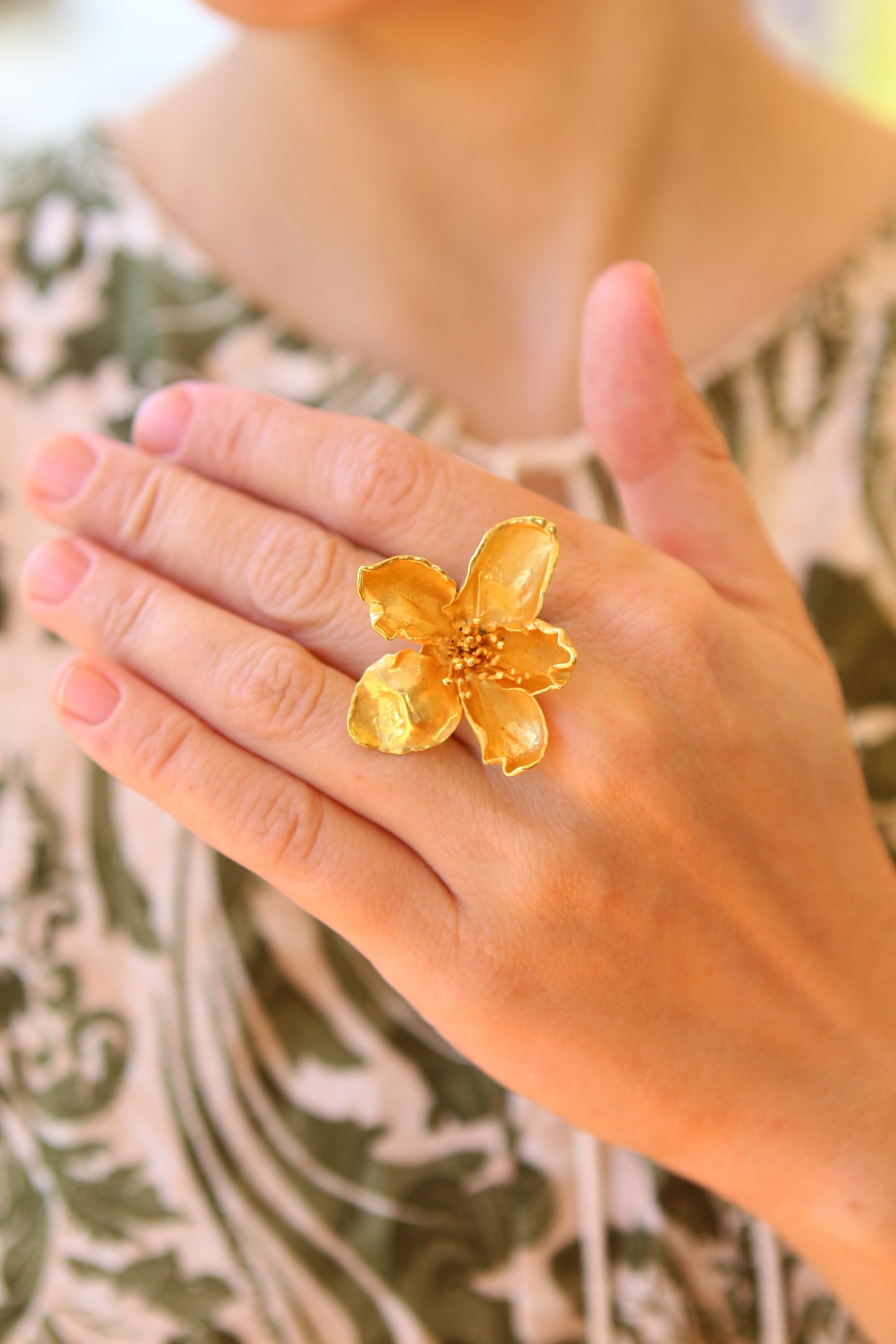 Anel com flor de cerejeira