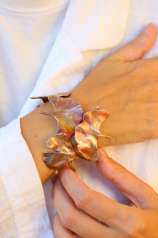 Pulseira com folhas de Gingko