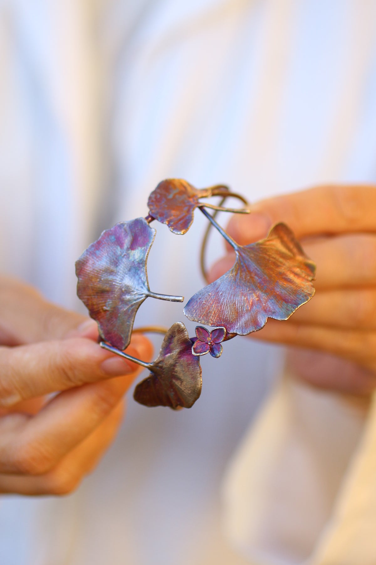 Pulseira com folhas de Gingko