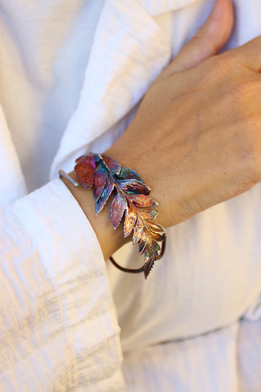 Pulseira com folha de feto