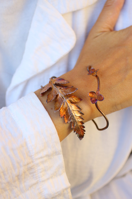 Pulseira com folha de feto